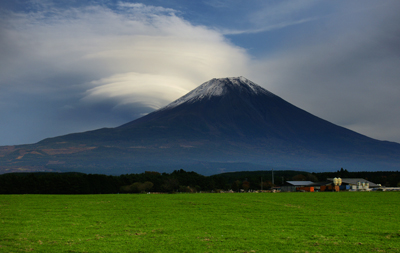 富士山　つるし雲